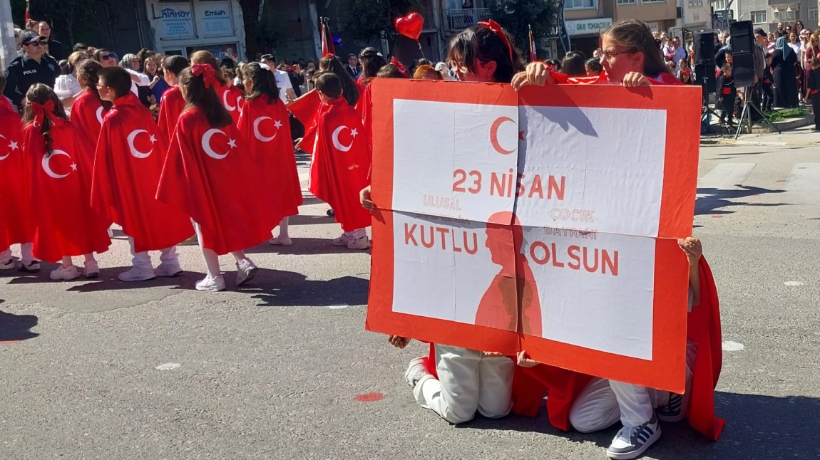Okulumuzdan 23 Nisan’a Coşkulu Kutlama: İlçe Programı Büyük Beğeni Topladı